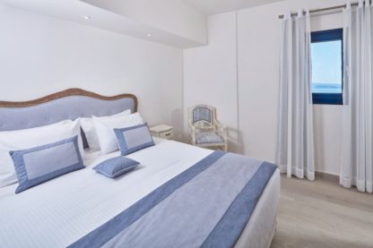 La Maltese Oia Luxury Suites in Santorini