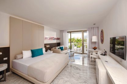 Platinum Yucatan Princess All Suites & Spa Resort in Cancun