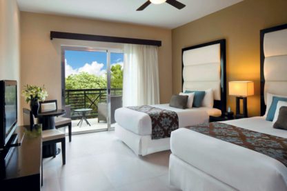 The Fives Azul Beach Resort in Cancun