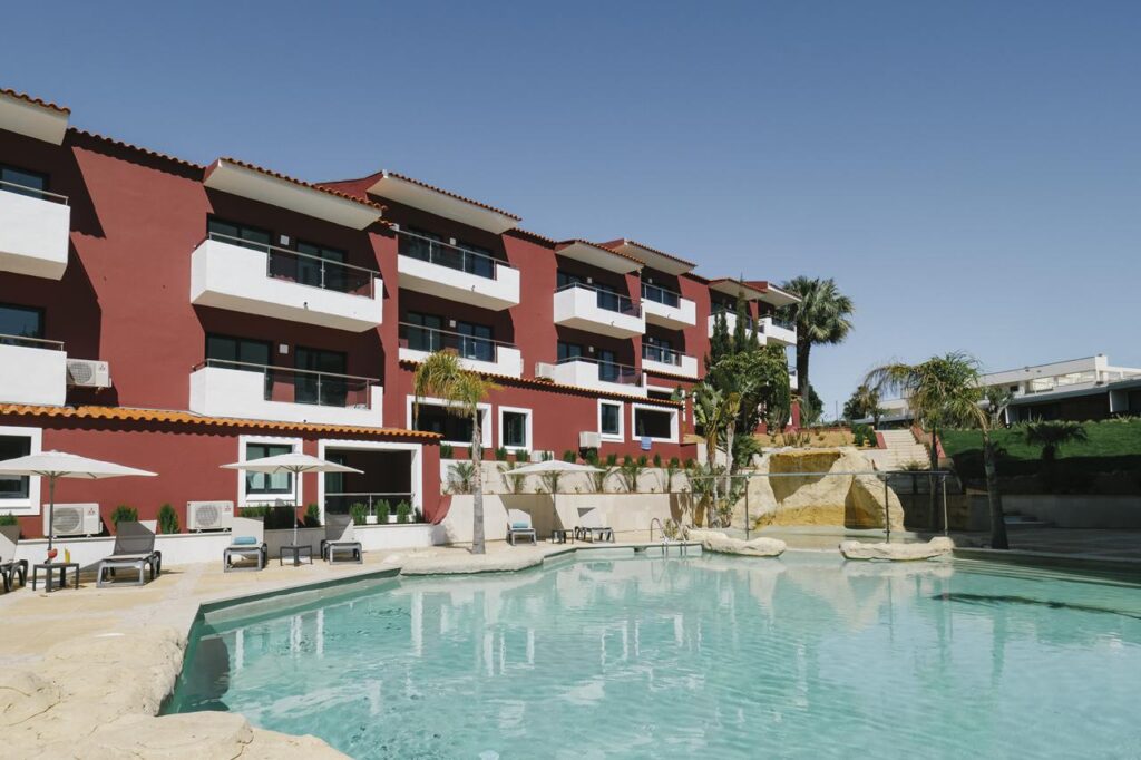 Topazio Vibe Beach Hotel & Apartments
