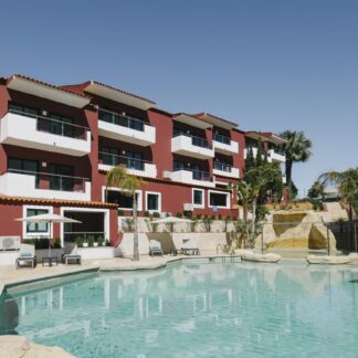 Topazio Vibe Beach Hotel & Apartments