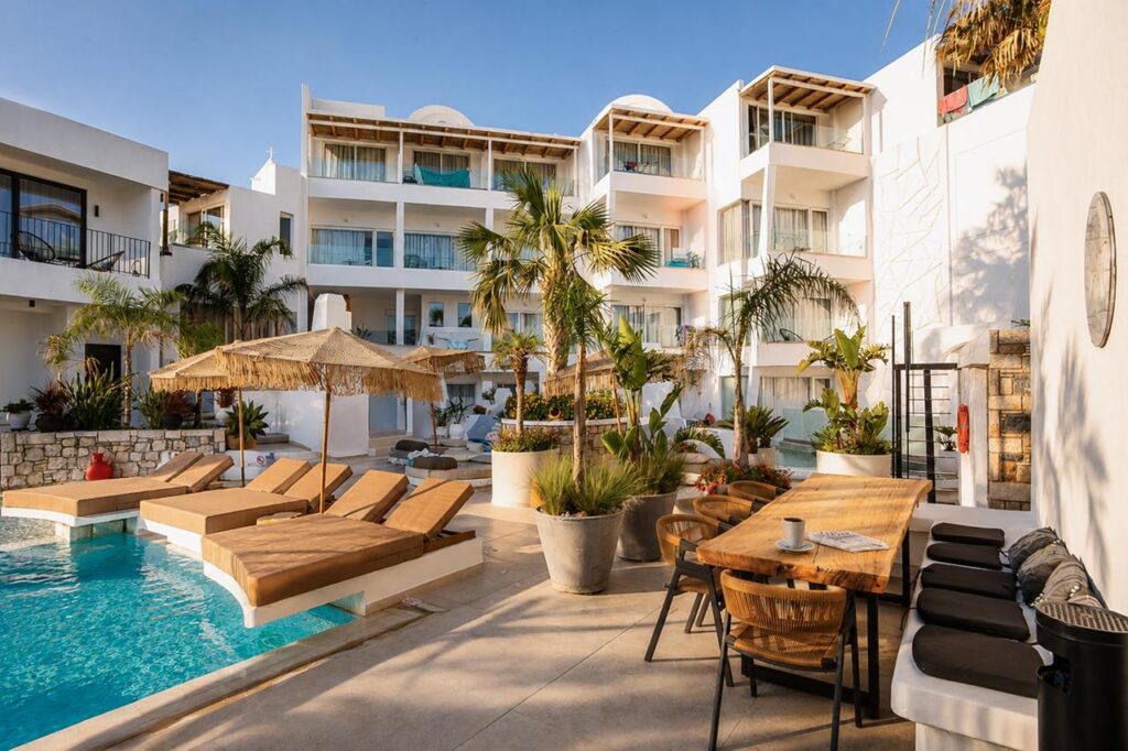 Kouros Home & Suites