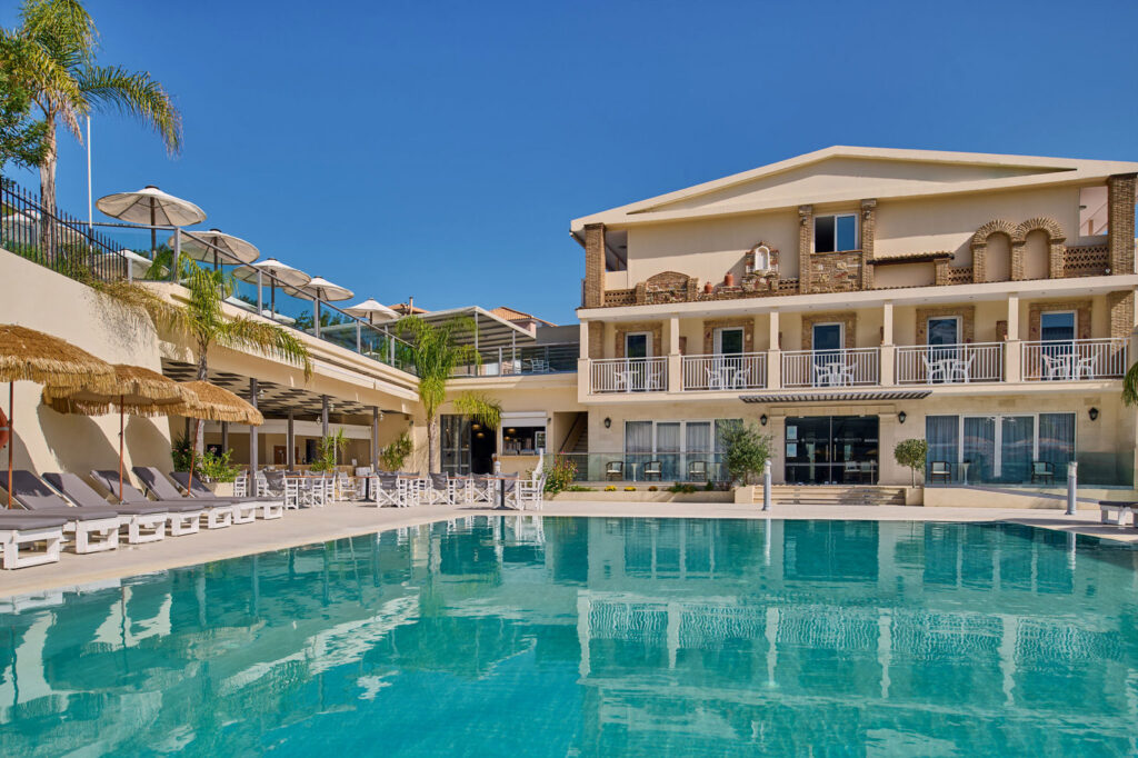 Altura Hotel