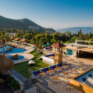 Bellazure Hotel